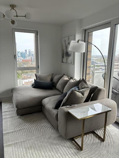 Glorious ensuite views of London, best transport Main Photo