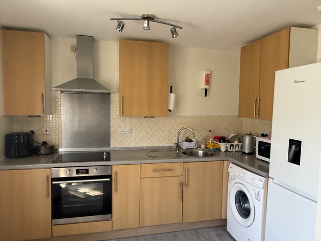 Room with En-Suite Ground Floor Shared Flat, HX1 Main Photo