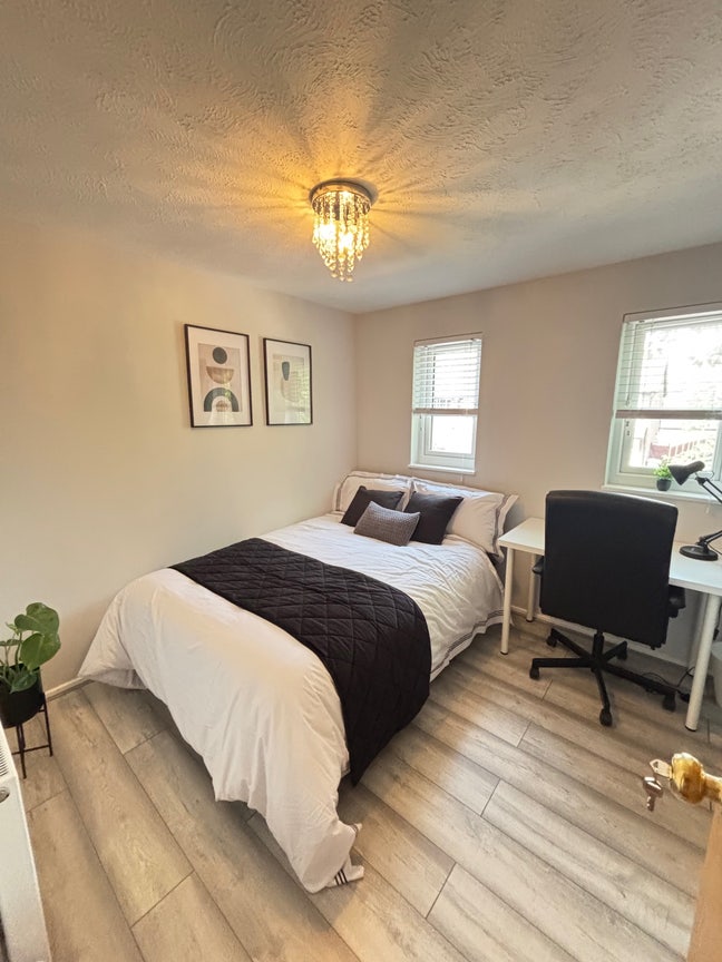 Spacious Double Room for Rent in Beckton E6 Main Photo