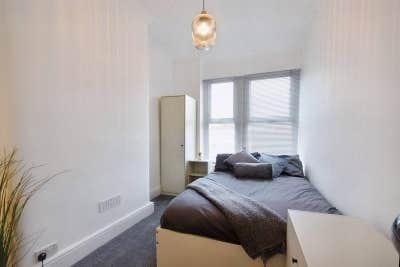 Spacious Double Room in shared victorian house Main Photo
