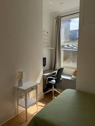 1 Bed South Facing in Chiswick Victorian Home Main Photo