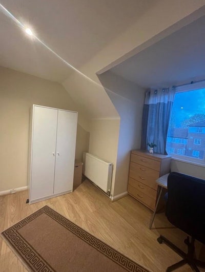 Room to rent  Main Photo