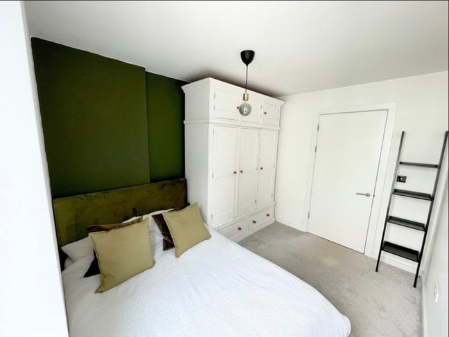 Single room available in NQ Main Photo