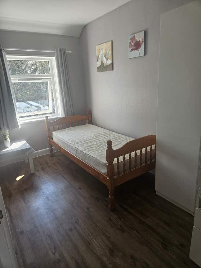 Single Room Availablein Poole BH15 Main Photo