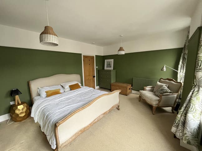 Gorgeous and huge double bedroom, 5 mins Glouc Rd Main Photo