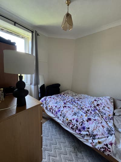 Double bed room available Main Photo