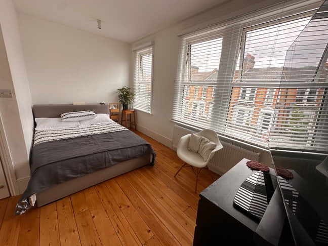  Catford furn rm  Main Photo