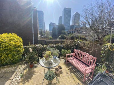 Friendly Gay Flatshare -Dbl Room Near Canary Wharf Main Photo