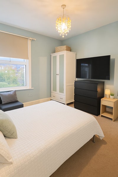 Double room in Leytonstone 3mins  to central line Main Photo