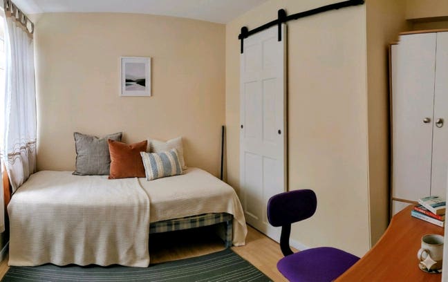 Private En-suite Room - available July!  Main Photo
