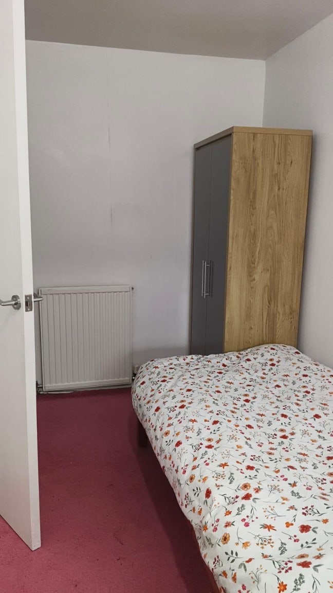 Room for rent Main Photo
