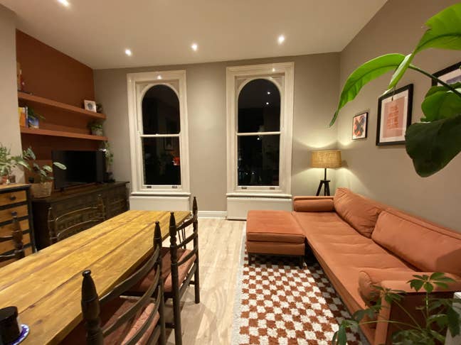 Recently refurbished flat by Lark Lane (furnished) Main Photo