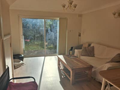 Double room in friendly share in Raynes Park (SW20 Main Photo