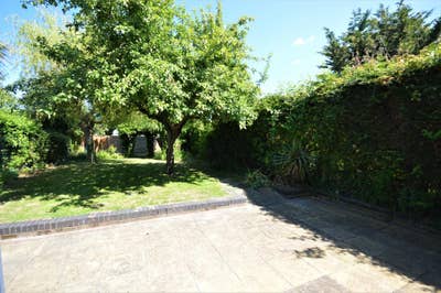 Furnished double bedroom in a 3 Bedroom house Main Photo