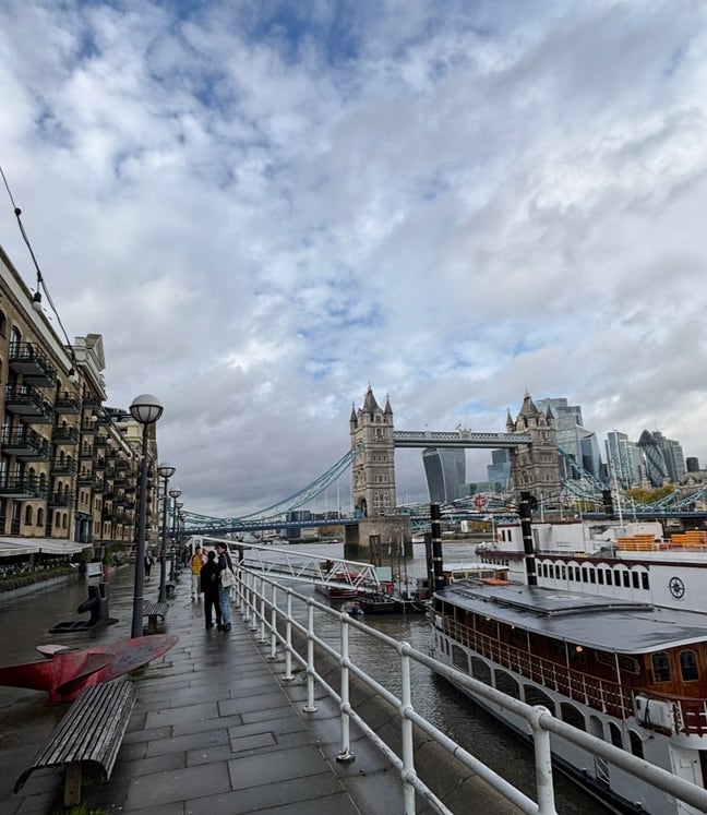 Central but quiet flat (2mins from Tower Bridge) Main Photo