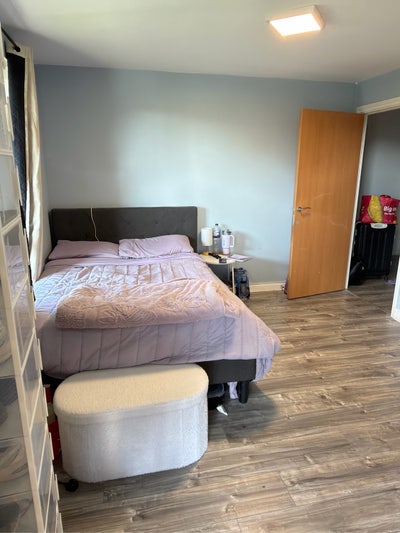 Spacious Double Room - Prime Location - Female Main Photo