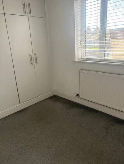One bed flat to let - Merton Rd SW19 1EE Main Photo