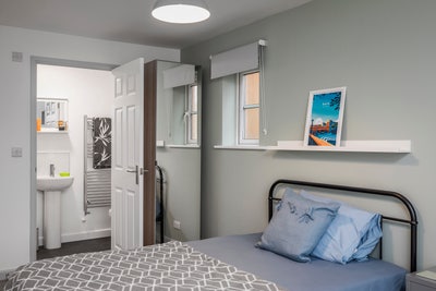  **Stylish Co-Living Near Bath ** Main Photo