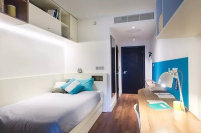 Spring Mews Bronze Ensuite | Pool,Gym,AC | Main Photo
