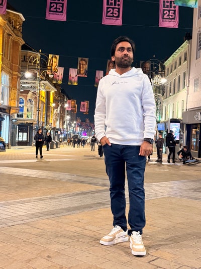 Professional Male seeks a single or double room Main Photo