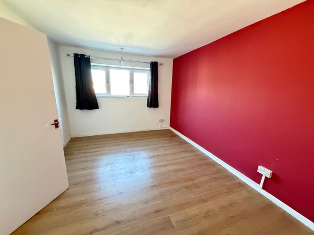 Large three bedroom Flat  Main Photo