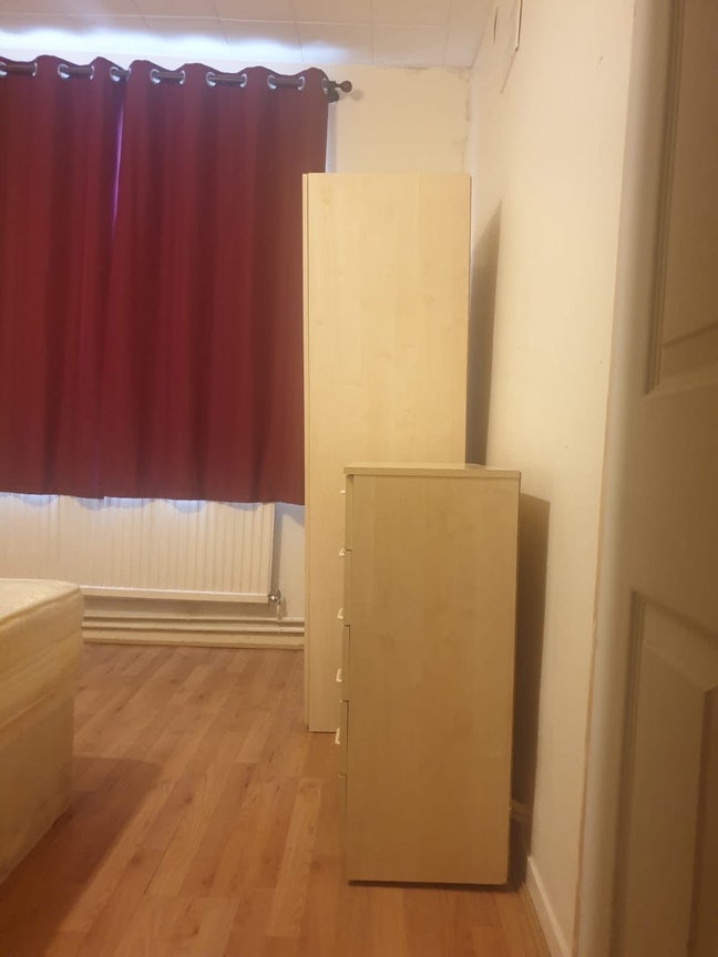 Single Room Main Photo