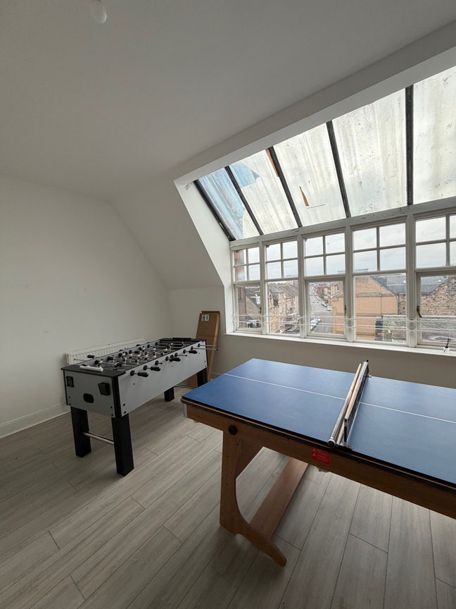 Double bedroom in Paisley city centre Main Photo