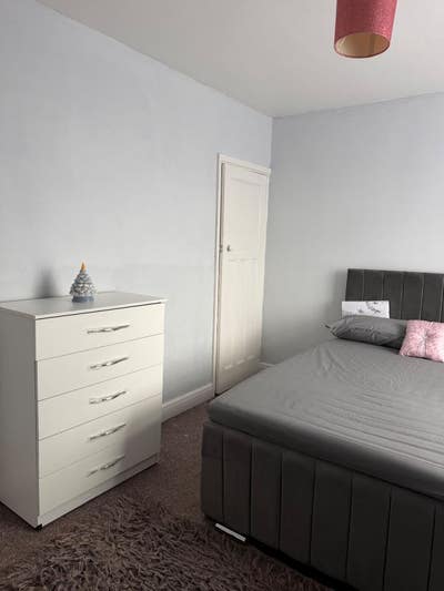  Double Room Available in LU2 7NL Main Photo