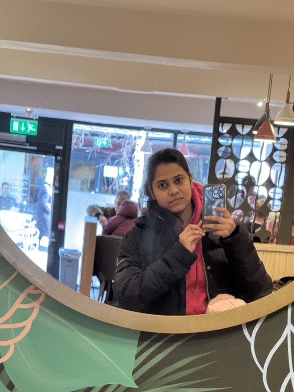 I am a professional female. I am looking for ... Main Photo