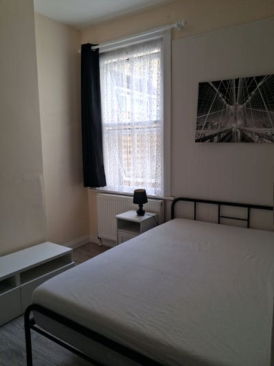 Double bedroom available in Abbey Wood  Main Photo