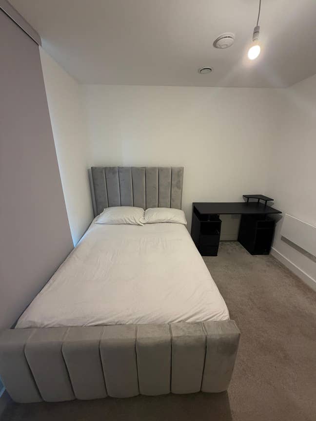 Stunning Ensuite Room Main Photo