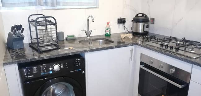 Quiet double room in central London Main Photo