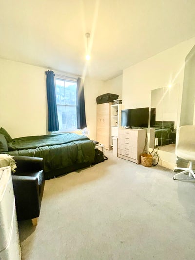 Large Room - Bills Included &pound;1350Pm Main Photo