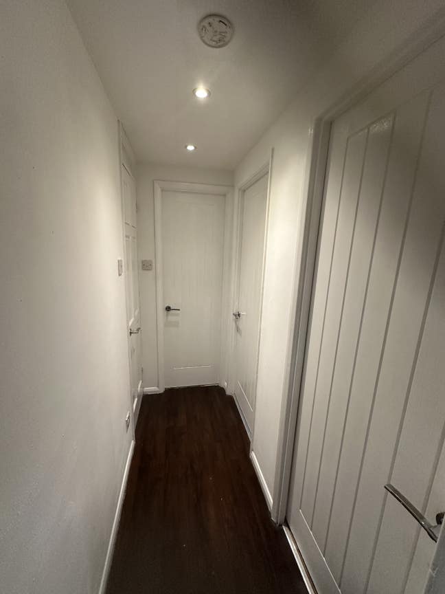Bright Single Room to Rent – Quiet, Friendly Home  Main Photo