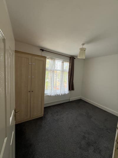 Single Room Main Photo