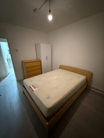 Spacious double rooms in mile end  Main Photo