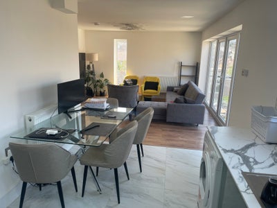 Spacious Double Rooms in Rochester  Main Photo