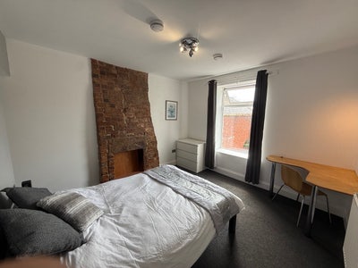 Huge room in lovely shared house. Main Photo