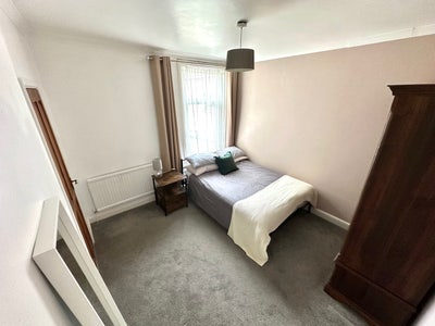 Quiet double room | Bills included | Low-occupancy Main Photo