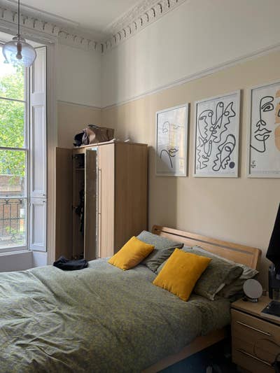 Room in Bloomsbury (mid-June to August) Main Photo