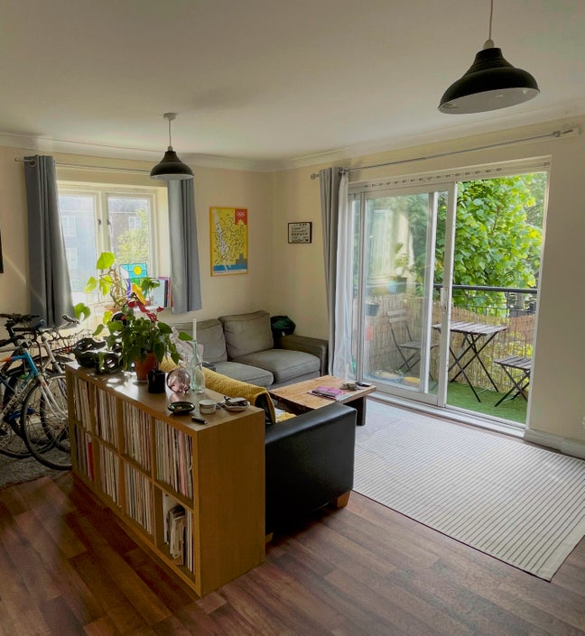 Double room by Hackney Downs - available June Main Photo