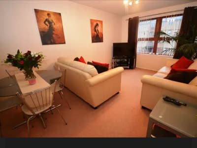 Master bedroom near Easter road Main Photo