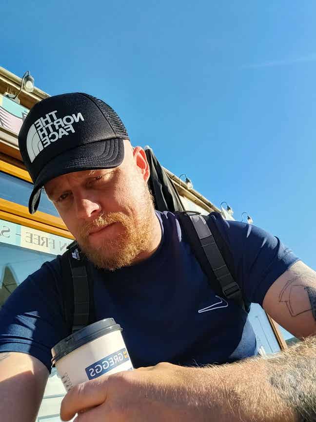 I am a professional male aged 39. I am lookin... Main Photo