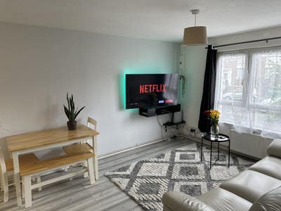2 Bedroom Maisonette- SE7 Main Photo