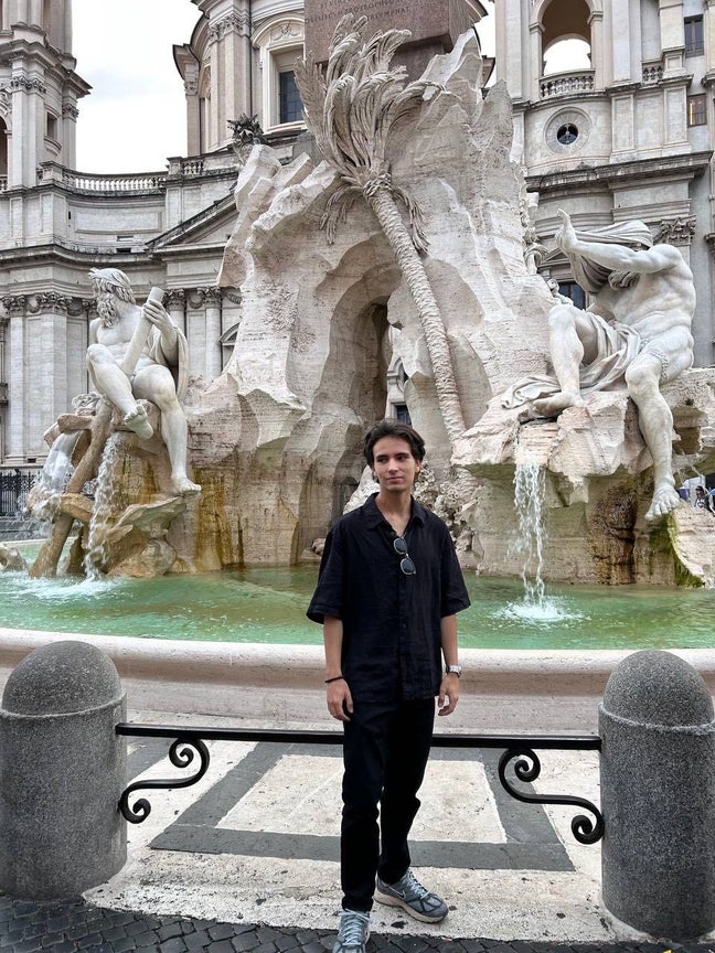 I’m a 20-year-old full-time university stud... Main Photo