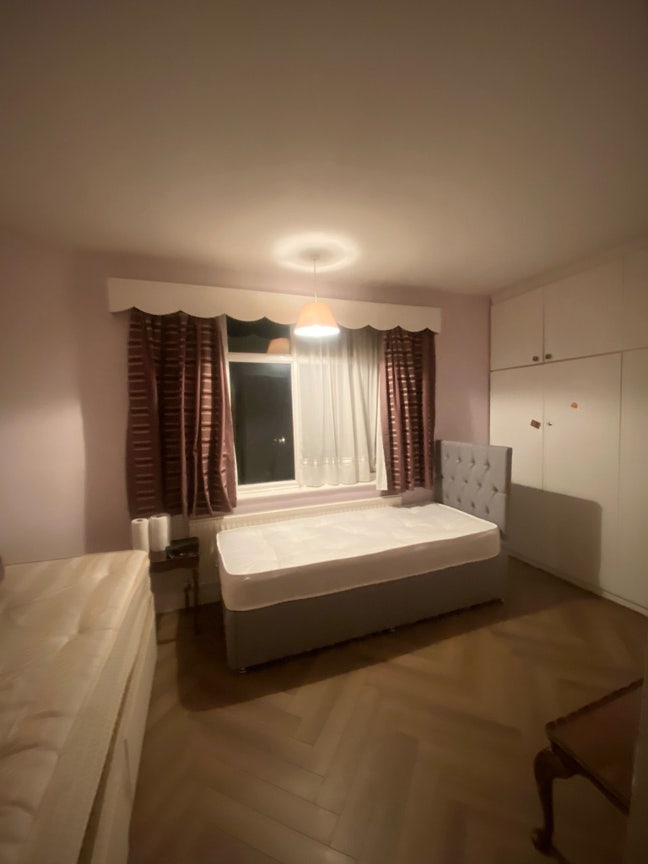 Double bedroom available from 28th of May Main Photo