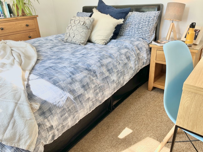 Set up base: easygoing houseshare parking ☺️ Main Photo