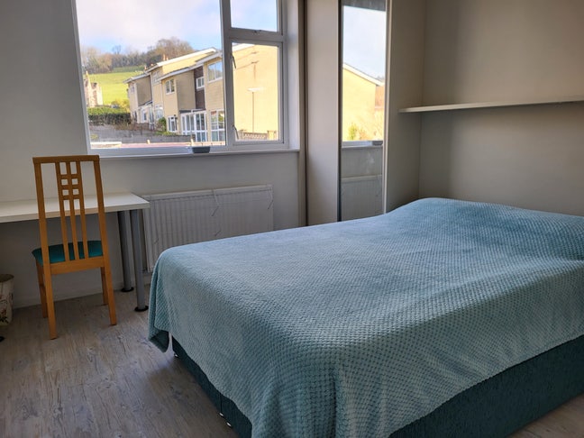 3 rooms (1 ensuite) near RUH with bills & parking Main Photo