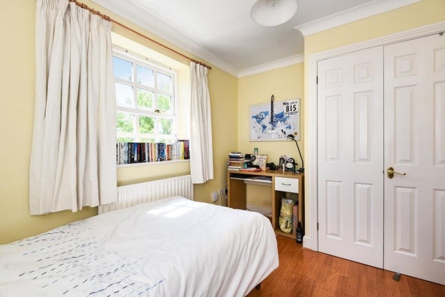 Friendly room in St Clement's/South Park house Main Photo