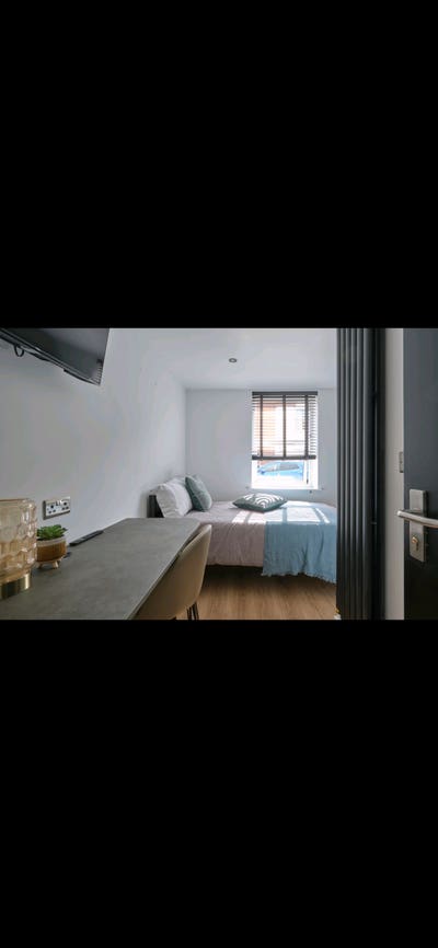 En-suite Room Available Immediately Main Photo